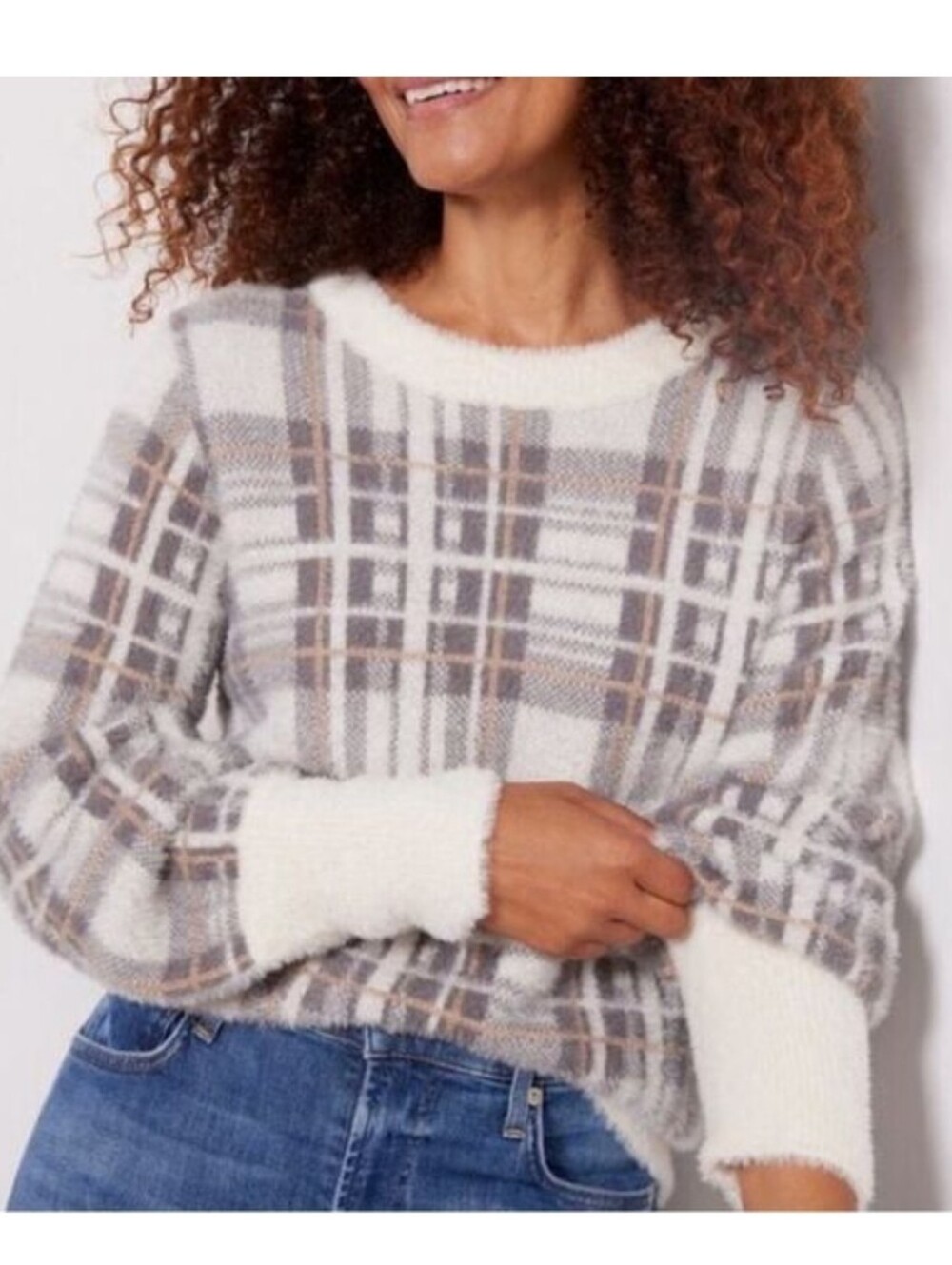 Evereve Marion Plaid Reagan Gray and Cream Plaid Pullover Sweater